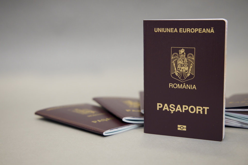 Redobândirea cetățeniei române 2025: de ce stau pe loc 130.000 de moldoveni și cum poți evita blocajul