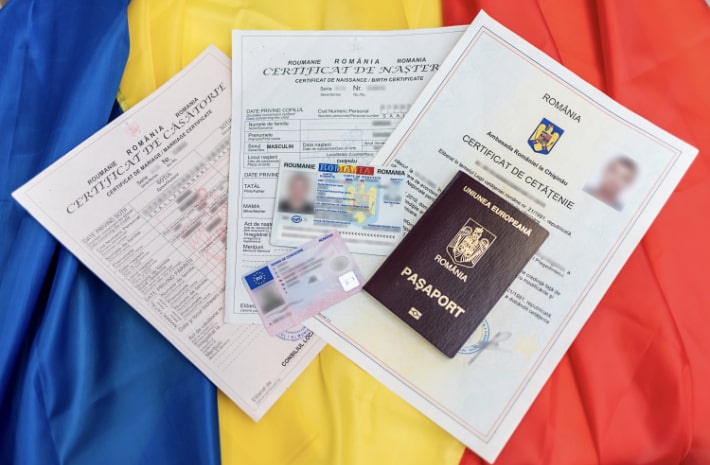 Redobândirea cetățeniei române, pusă pe pauză: dosarele basarabenilor ajung în atenția CJUE