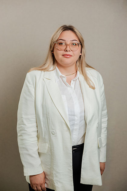 Crina Borzin